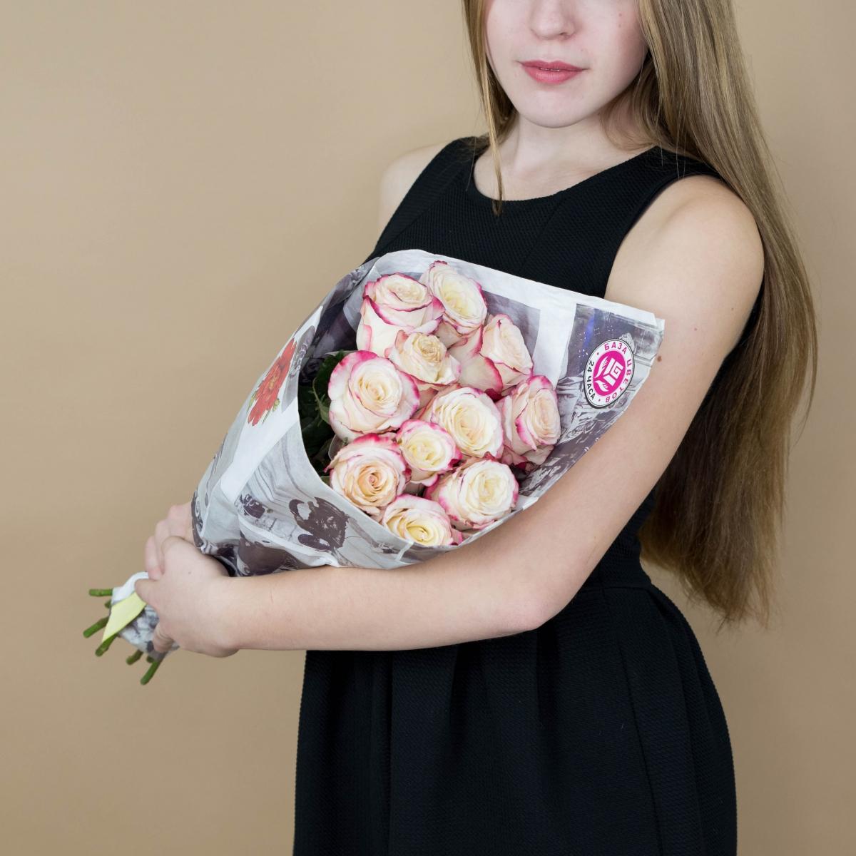 Розы красно-белые 11 шт. (40 см) Артикул  81685