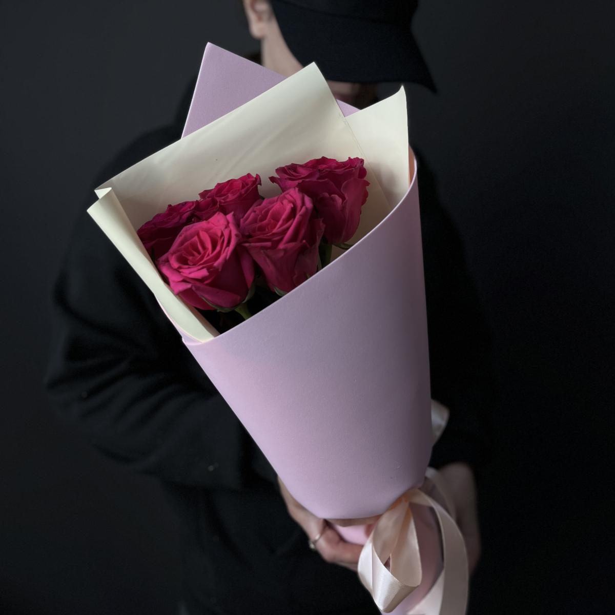 Букеты из розовых роз 40 см (Эквадор) Артикул  84010