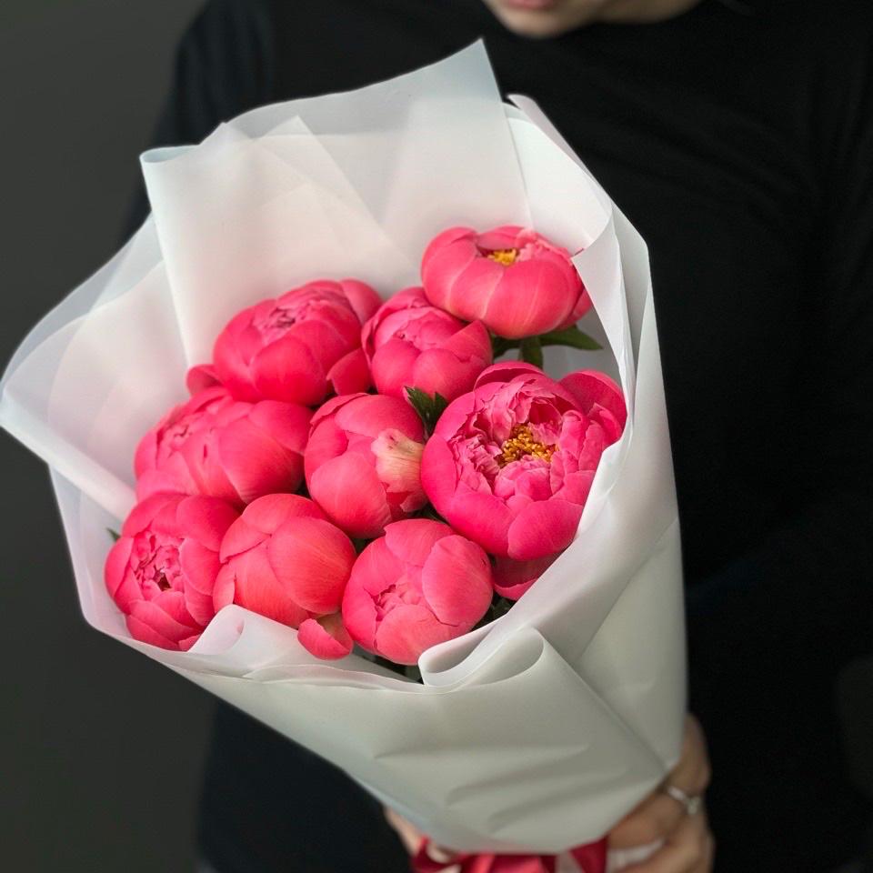 Букет с пионами 9 шт код  153450